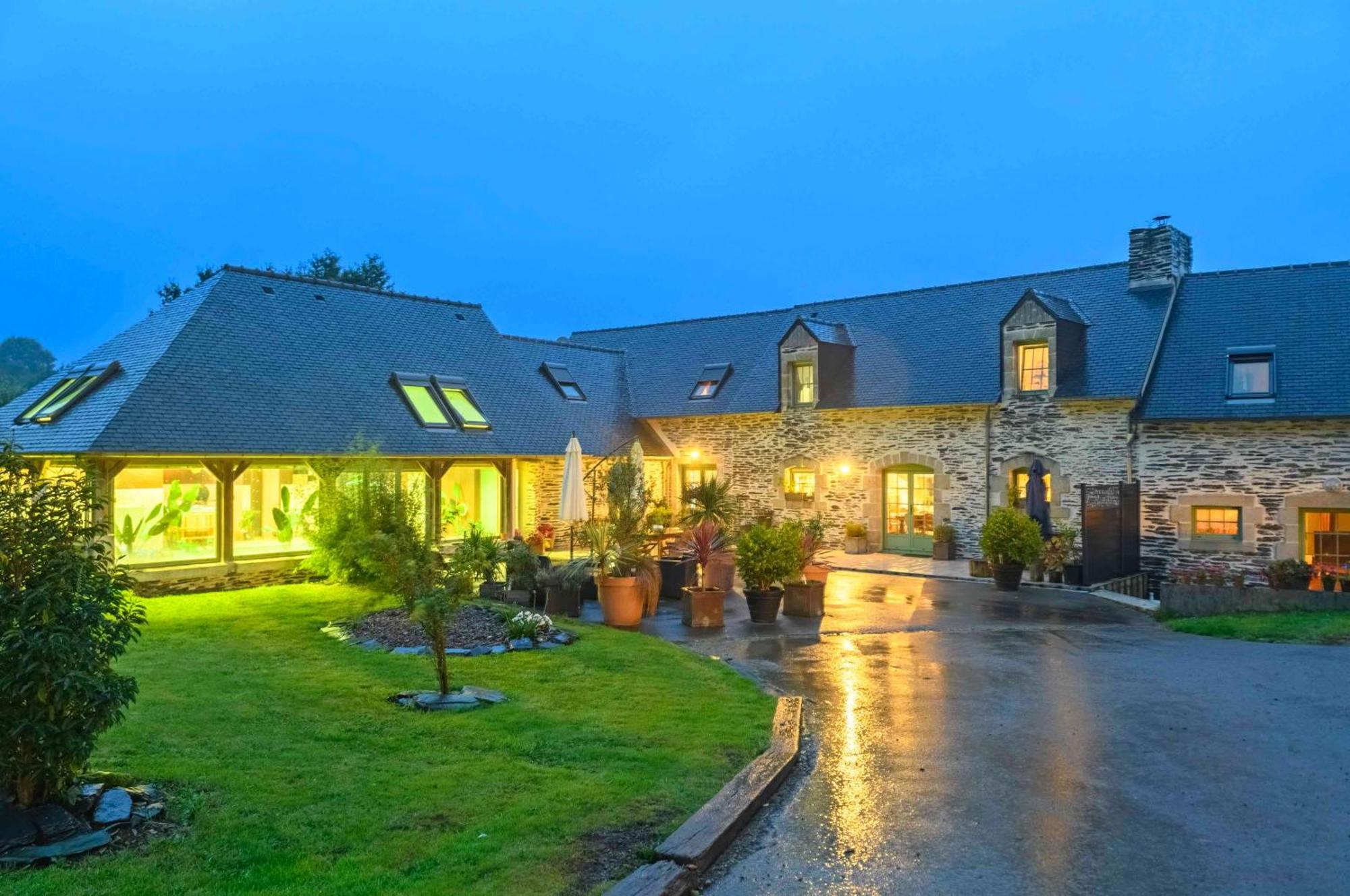 Les Pierres Bleues Bed & Breakfast Saint-Coulitz Exterior foto